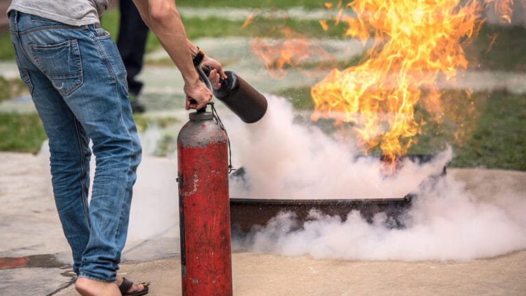Tipos de Fuego y Como Extinguirlos